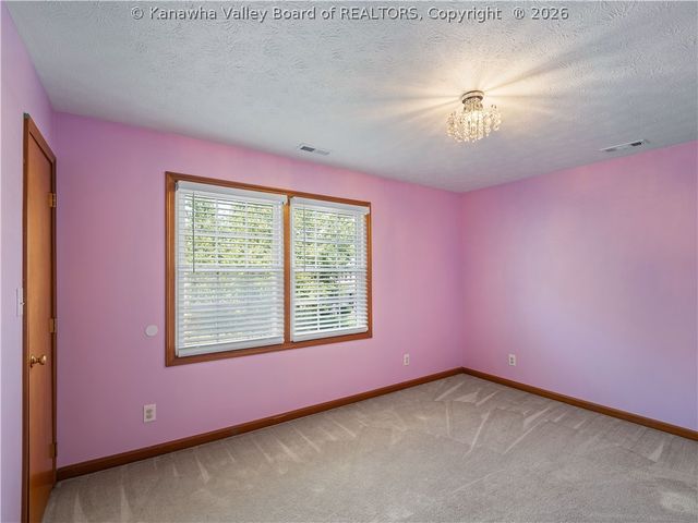 6 Hampton Road, Winfield, WV 25213