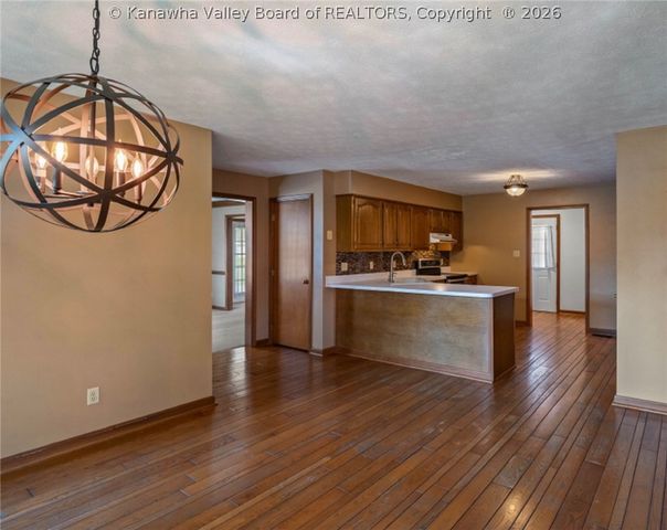 6 Hampton Road, Winfield, WV 25213