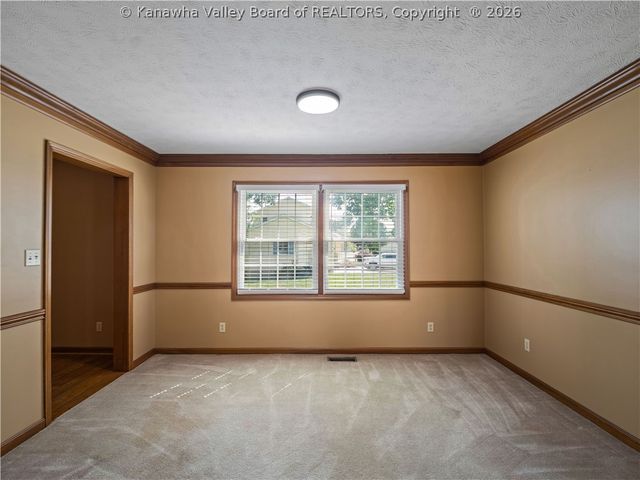6 Hampton Road, Winfield, WV 25213