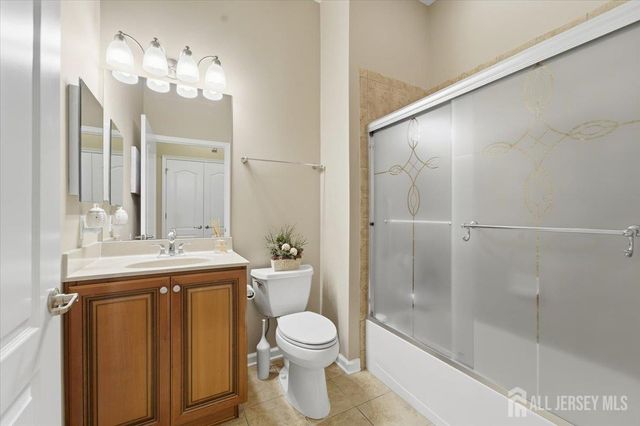 84 Draw Bridge Drive, Monroe, NJ 08831
