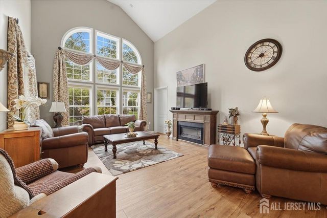 84 Draw Bridge Drive, Monroe, NJ 08831