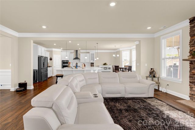 2104 Skybrook Oaks Drive, Huntersville, NC 28078