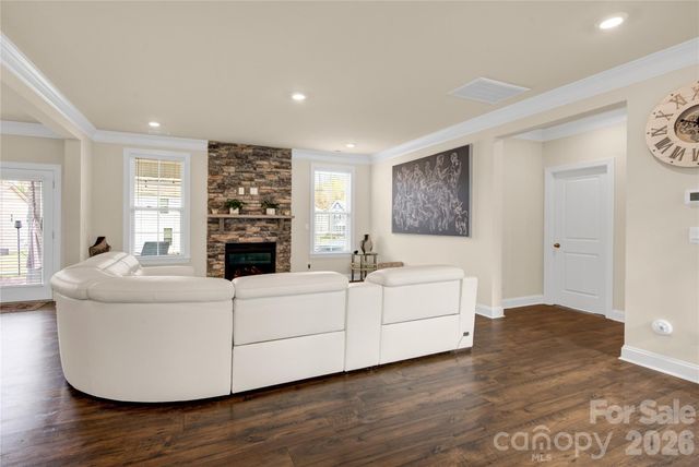 2104 Skybrook Oaks Drive, Huntersville, NC 28078