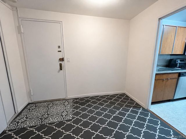 16 Lake Street 4E, White Plains, NY 10603