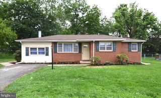 5 SHENNYS DR, York, PA 17408