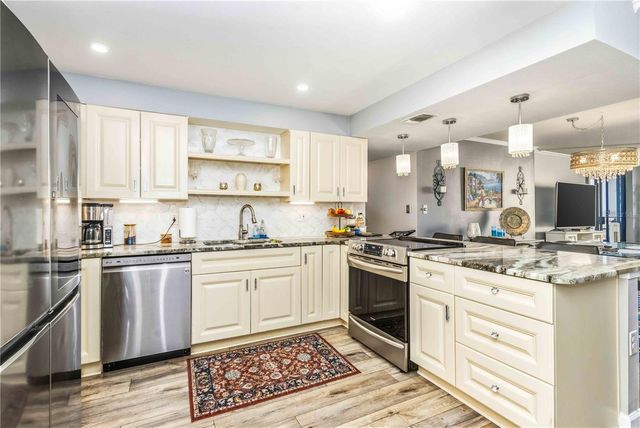 1390 GULF BOULEVARD 102, Clearwater, FL 33767