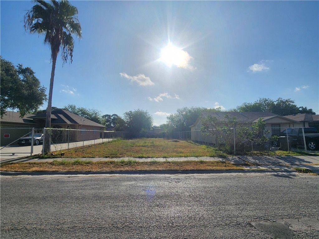 742 Cheyenne St, Corpus Christi, TX 78405 — photo 3