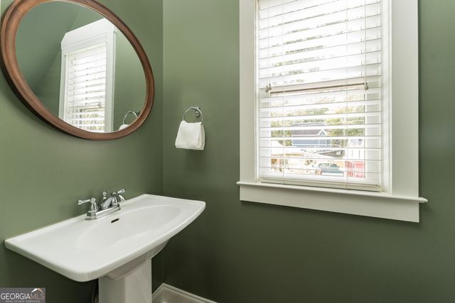 1090 Benteen Avenue SE, Atlanta, GA 30312