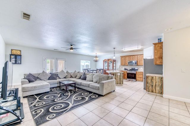 1245 Northhill Street, Selma, CA 93662