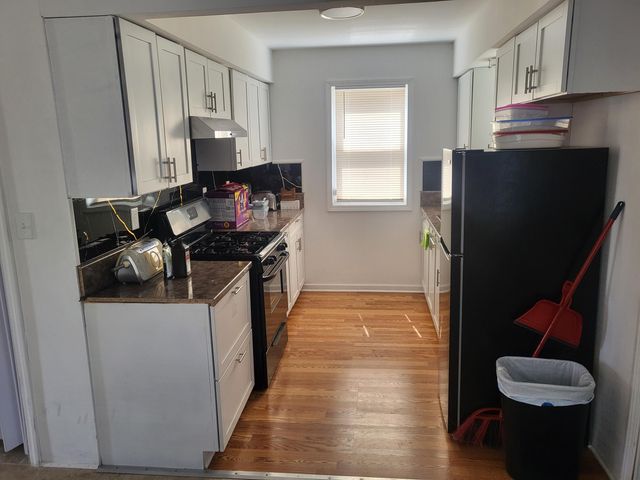 557 Kitchener Street, Detroit, MI 48215