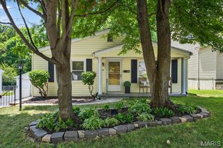946 Dwyer Avenue, Glendale, MO 63122