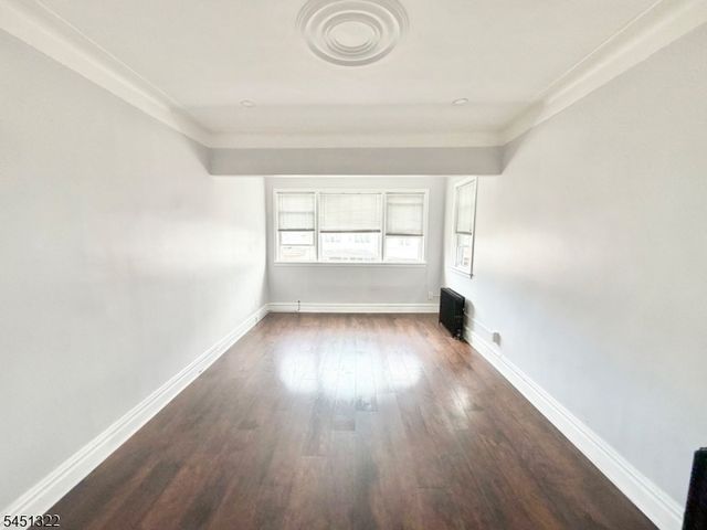 124 W 45Th St, Bayonne City, NJ 07002