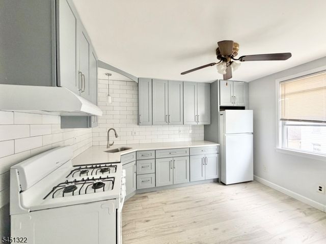 124 W 45Th St, Bayonne City, NJ 07002