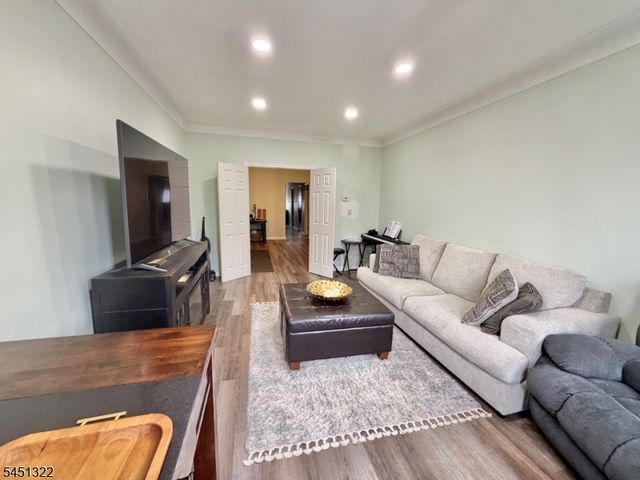 124 W 45Th St, Bayonne City, NJ 07002