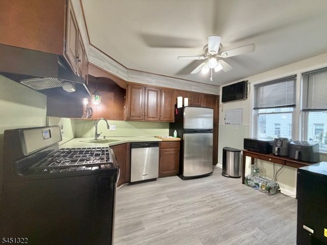 124 W 45Th St, Bayonne City, NJ 07002