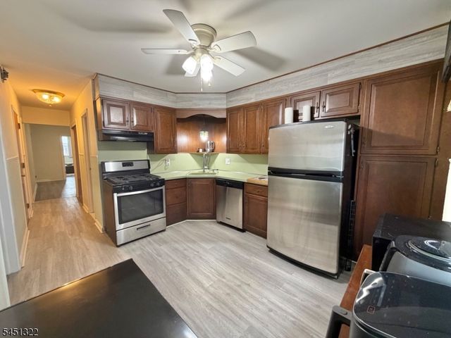 124 W 45Th St, Bayonne City, NJ 07002