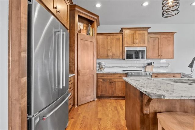 204 E Woodland Avenue, Lone Jack, MO 64070
