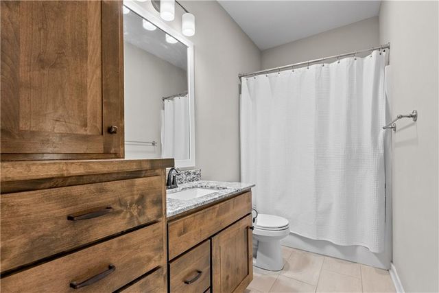 204 E Woodland Avenue, Lone Jack, MO 64070
