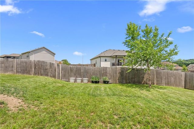 204 E Woodland Avenue, Lone Jack, MO 64070