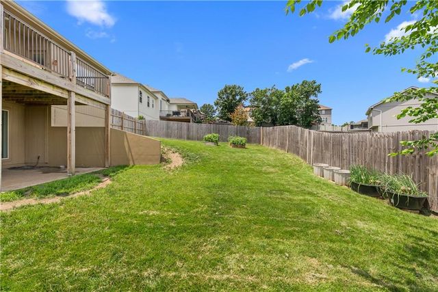 204 E Woodland Avenue, Lone Jack, MO 64070