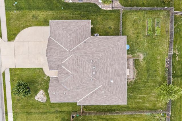 204 E Woodland Avenue, Lone Jack, MO 64070