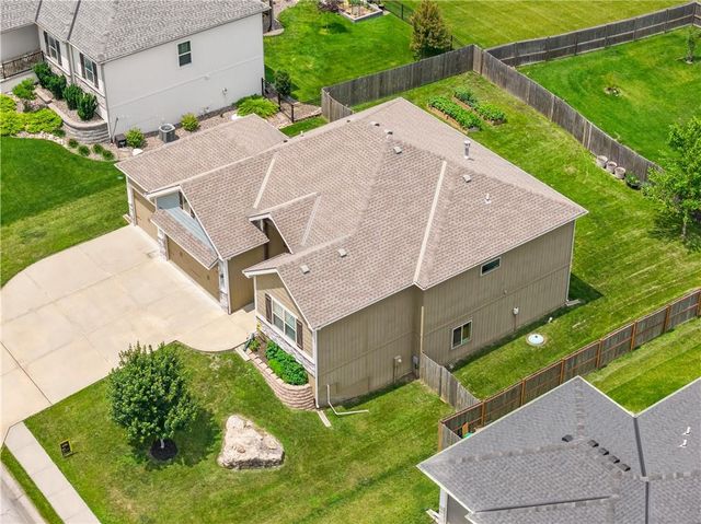 204 E Woodland Avenue, Lone Jack, MO 64070