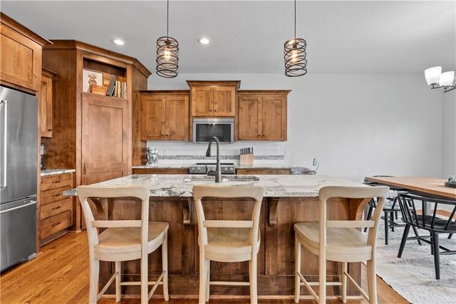204 E Woodland Avenue, Lone Jack, MO 64070