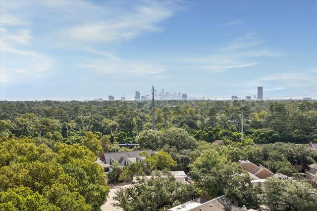 49 Briar Hollow Lane 1105, Houston, TX 77027