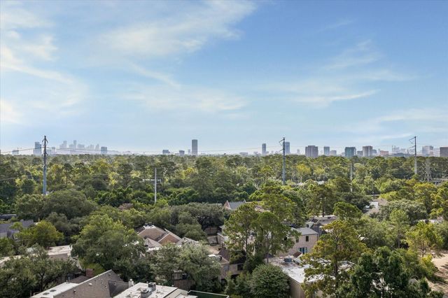 49 Briar Hollow Lane 1105, Houston, TX 77027