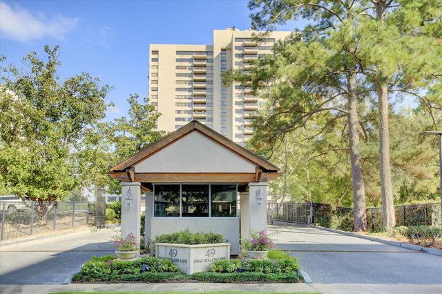 49 Briar Hollow Lane 1105, Houston, TX 77027
