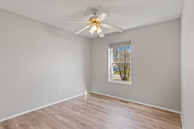 510 Southeast Southeast Hills Drive, Nixa, MO 65714