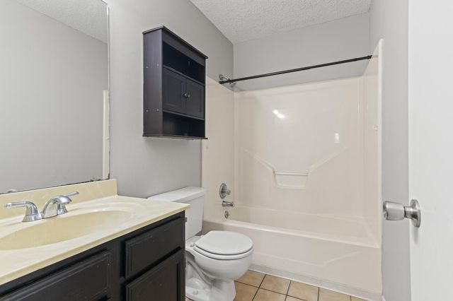 510 Southeast Southeast Hills Drive, Nixa, MO 65714