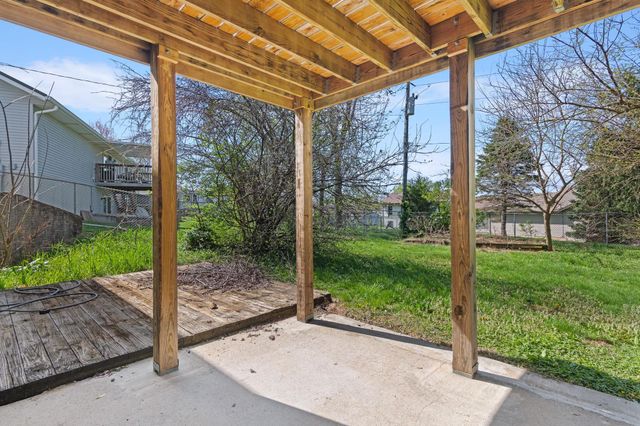 510 Southeast Southeast Hills Drive, Nixa, MO 65714