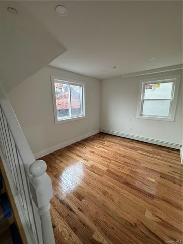 121-11 195th Street, Saint Albans, NY 11413