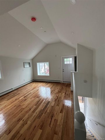 121-11 195th Street, Saint Albans, NY 11413