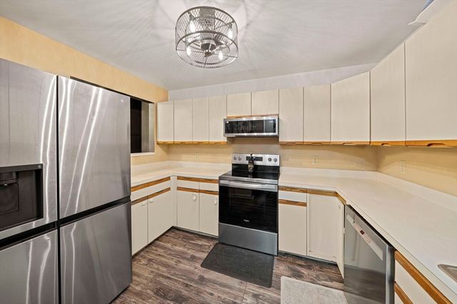 90 Sea Street 126, Weymouth, MA 02191