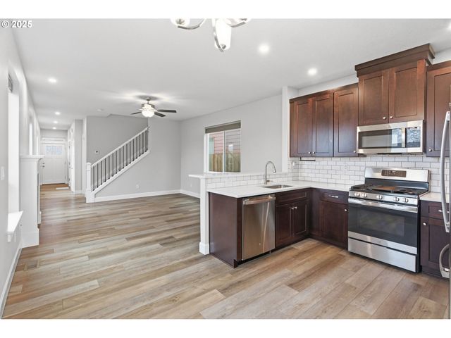 8981 N DRUMMOND Ave, Portland, OR 97217