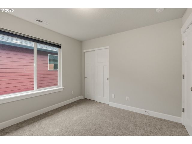 8981 N DRUMMOND Ave, Portland, OR 97217