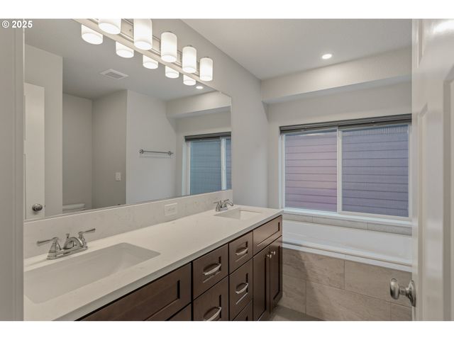 8981 N DRUMMOND Ave, Portland, OR 97217