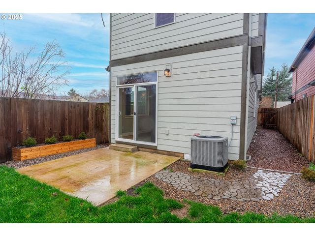 8981 N DRUMMOND Ave, Portland, OR 97217