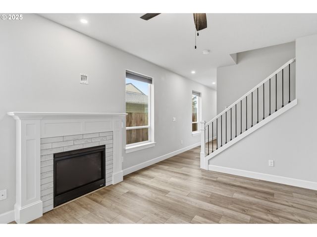 8981 N DRUMMOND Ave, Portland, OR 97217