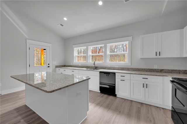 707 Norton Drive, Westminster, SC 29693