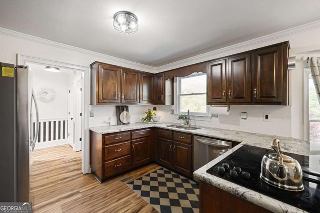 136 Hidden Lake Drive, Hull, GA 30646