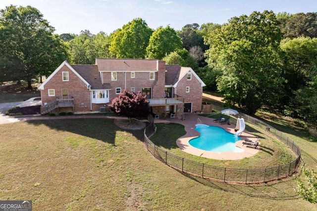 136 Hidden Lake Drive, Hull, GA 30646