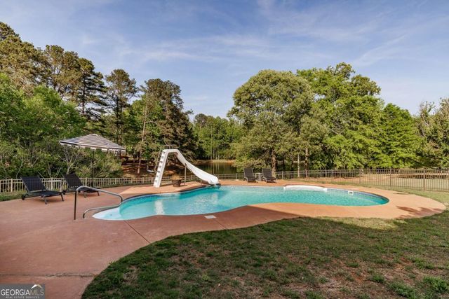 136 Hidden Lake Drive, Hull, GA 30646