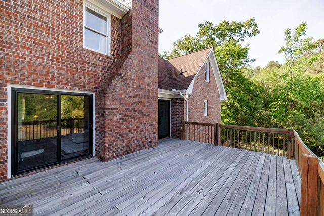 136 Hidden Lake Drive, Hull, GA 30646