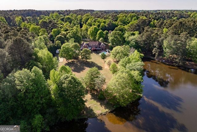 136 Hidden Lake Drive, Hull, GA 30646
