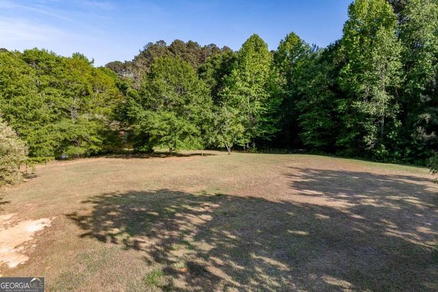 136 Hidden Lake Drive, Hull, GA 30646
