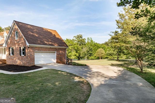 136 Hidden Lake Drive, Hull, GA 30646