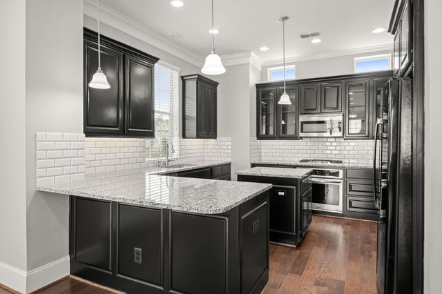 6703 Highclere Manor Lane, Houston, TX 77055